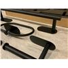 Image 3 : Black Towel Rack Kit for Bathroom - Kitchen