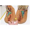 Image 1 : Beaded Moccasins, Size 10