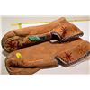 Image 4 : Beaded Moccasins, Size 10