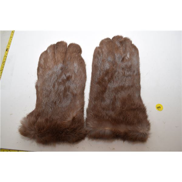 Vintage Muskrat (?) Gloves, Size 6