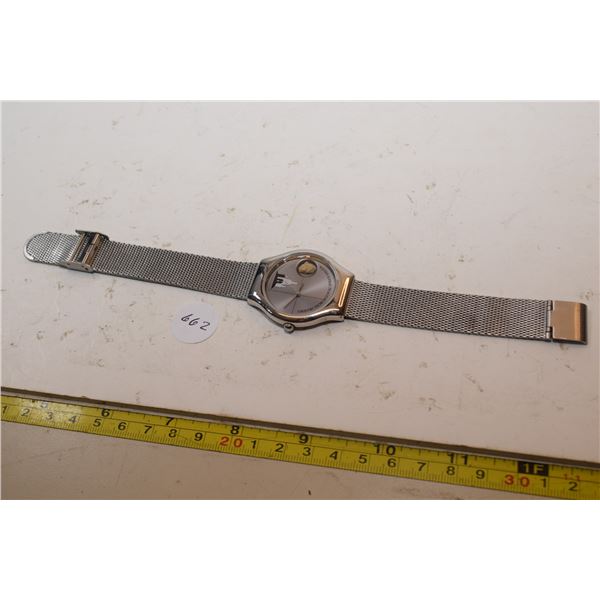 Working German Watch w/ Piece of Berlin Wall (working)