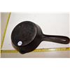 Image 1 : No. 3 “Smarts” Cast Iron Frying Pan