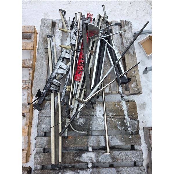 Various roof racks and scrap