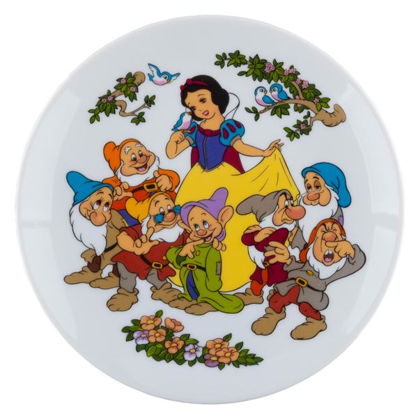 A "Snow White and the Seven Dwarfs" Collector Plate in Box