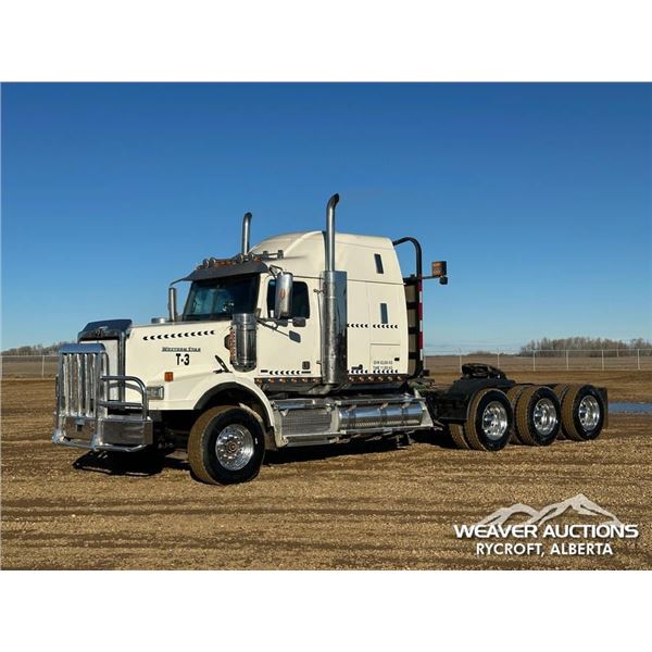 2013 WESTERN STAR 4900SB TRI DRIVE SLEEPER TRACTOR