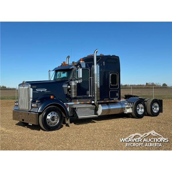 2005 KENWORTH W900B LONGNOSE T/A TRUCK TRACTOR