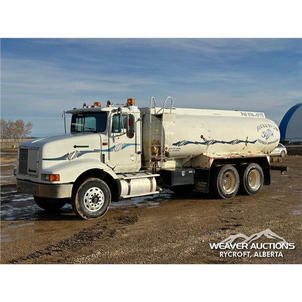1995 INTERNATIONAL 9200 T/A  15.9 CUBE WATER TRUCK