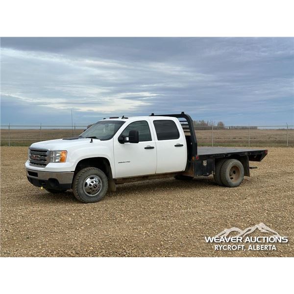 2013 GMC SIERRA 3500HD CREW CAB FLATBED PICKUP