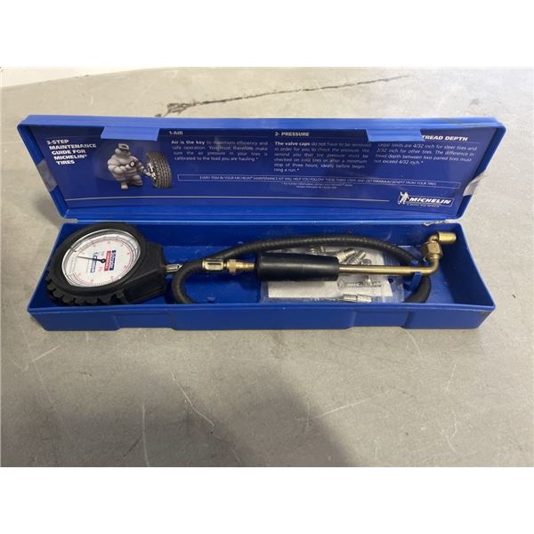 SCHRADER DIAL PRESSURE GAUGE