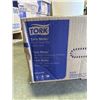Image 3 : NEW CASE TORK WHITE HAND TOWEL ROLLS - 6 ROLLS, 900FT PER ROLL
