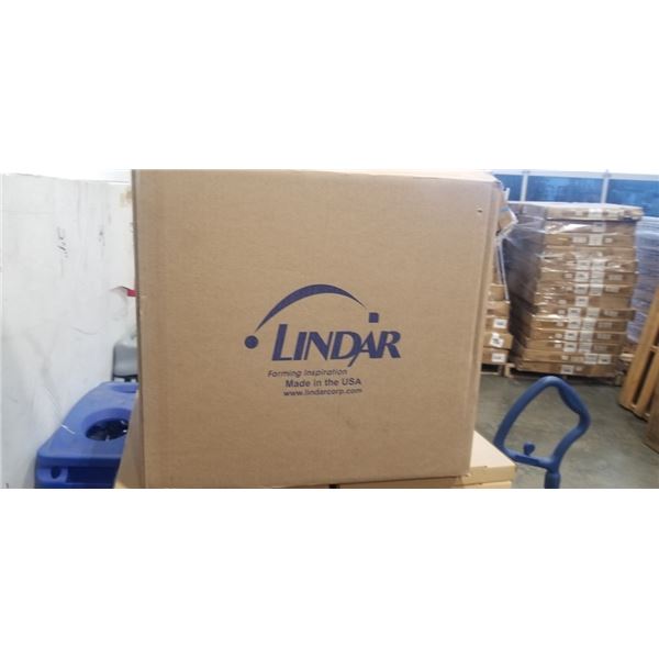 NEW CASE OF 250 HINGED FOOD CONTAINERS