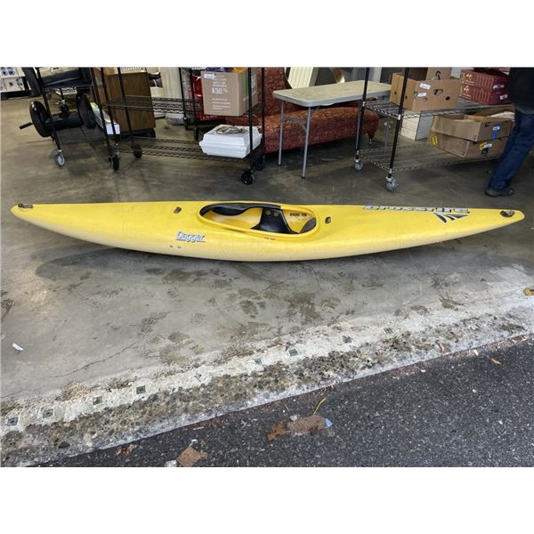 DAGGER CROSSFIRE WHITE WATER KAYAK
