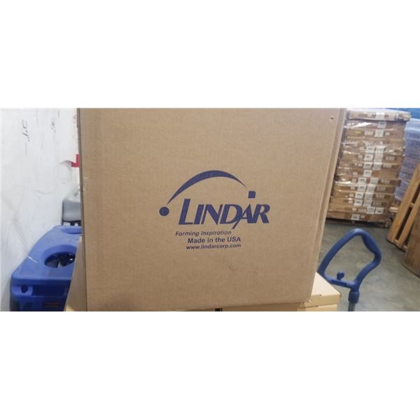 NEW CASE OF 250 HINGED FOOD CONTAINERS