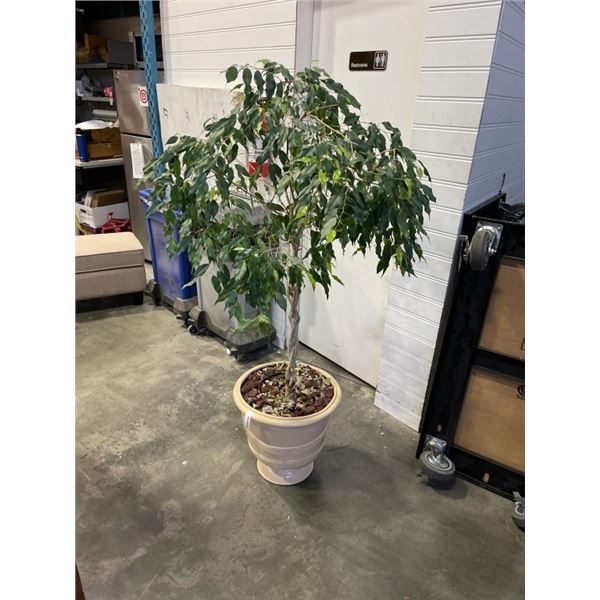 ARTIFICIAL TREE IN POT