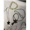 Image 3 : LOT OF ASSORTED JEWELRY
