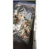 Image 2 : 100 ANIMAL PINS