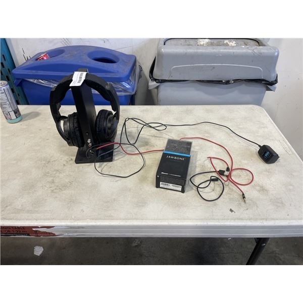 JAWBONE EARBUDS AND GAMING HEADSET