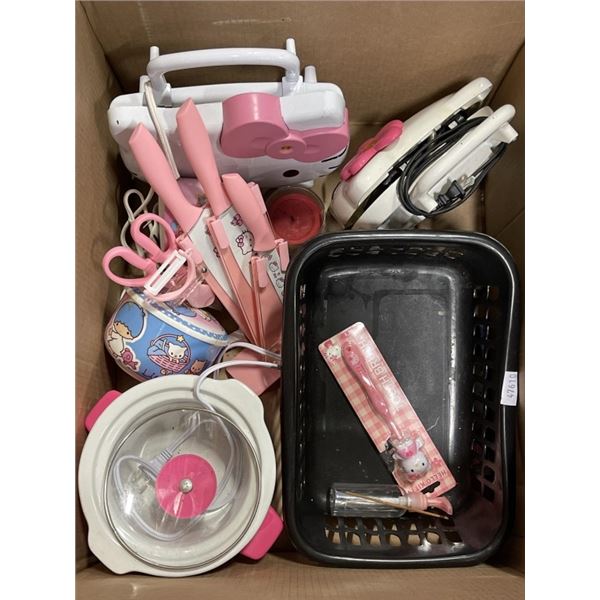 BOX OF HELLO KITTY APPLIANCES KNIVES AND COLLECTIBLES