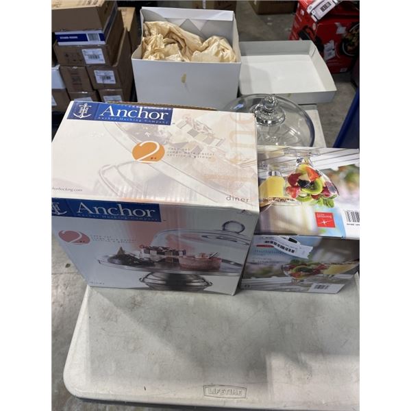 2 CAKE PLATES W/ COVER AND  SET OF PARFAIT DISHES