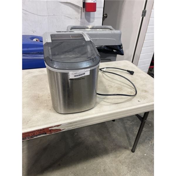 FRIGIDAIRE ICE MAKER
