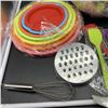 Image 3 : NEW 7-PIECE STAINLESS STEEL MIXING BOWL SET