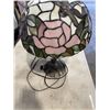 Image 3 : LEADED GLASS TABLE LAMP, AS FOUND