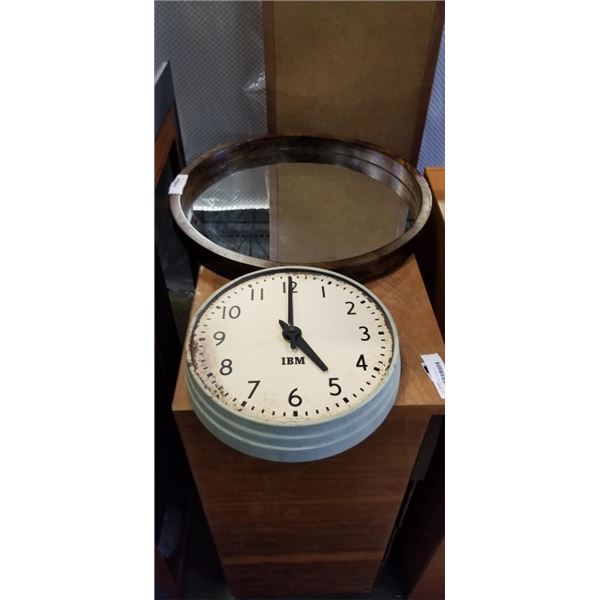 WOOD FRAME WALL MIRROR AND VINTAGE WALL CLOCK