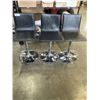 Image 1 : 3 BLACK LEATHER BAR STOOLS