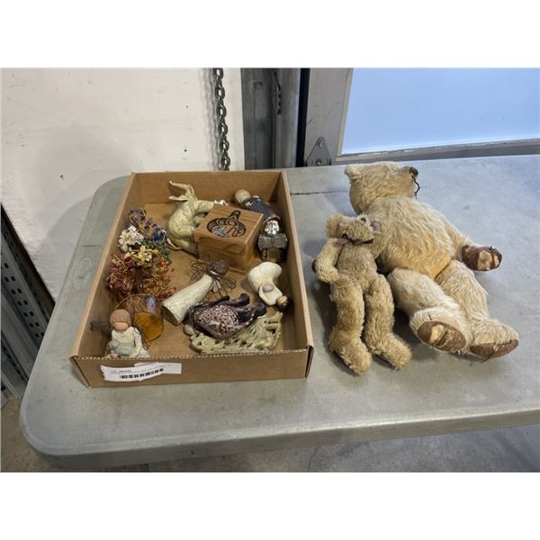 ASSORTED VINTAGE AND COLLECTIBLE ITEMS, AND 2 ANTIQUE STUFFED ANIMALS