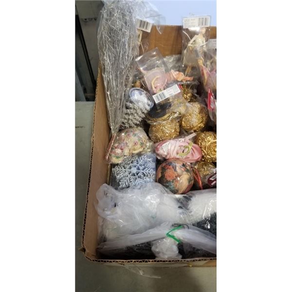 BOX FULL OF NEW CHRISTMAS DECORATIVE ITEMS