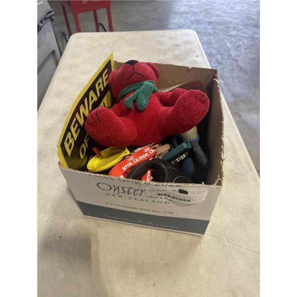 BOX OF DOG ITEMS - LEASH, TOY, SIGN, ETC