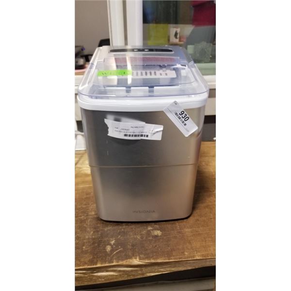 AS NEW INSIGNIA 26LB PORTABLE ICE MAKER - TESTED WORKING, RETAIL $199