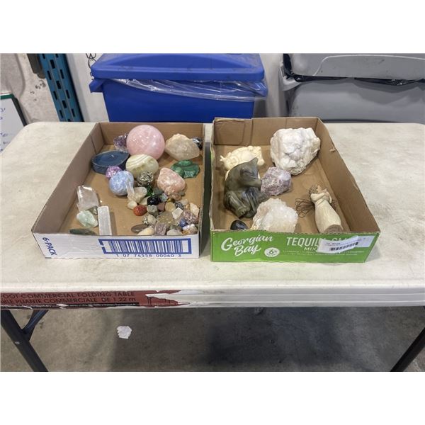 2 TRAYUS OF COLECTIBLE STONES AND GEMS