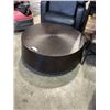 Image 3 : 38 INCH MODERN SOLID ROUND COFFEE TABLE WITH HAMMERED LOOK TOP