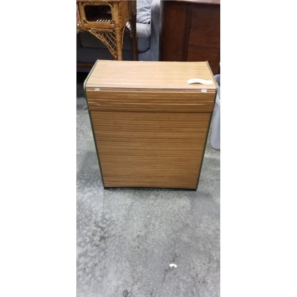 WOOD LAUNDRY HAMPER AND SEAT CUSHION SET