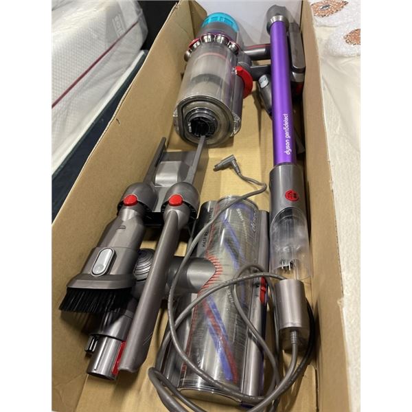 DYSON GEN5 DETECT CRDLESS STICK VACUUM - TESTED WORKING, RETAIL $1199