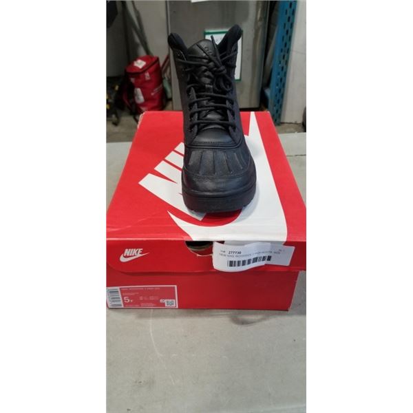 NEW NIKE WOODSIDE 2 HIGH BOOTS, SIZE 5Y