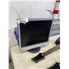 Image 2 : 2 GUITAR HERO GAMING GUITARS AND COMPUTER MONITOR