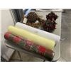 Image 2 : 3 ROLLS OF TREE GARLAND AND OTHER DECOR