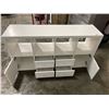 Image 3 : WHITE IKEA 8 CUBICLE DISPLAY SHELF