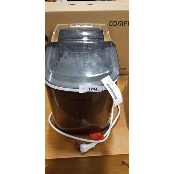 FRIDGIDAIRE ICE MAKER