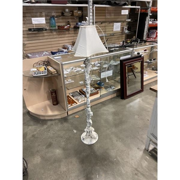 DECORATIVE FLOOR LAMP