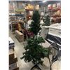 Image 3 : 5.5FT PRELIT CHRISTMAS TREE
