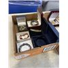 Image 2 : 2 TRAYS OF VINTAGE JEWELLERY