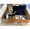 Image 3 : 2 TRAYS OF VINTAGE JEWELLERY