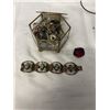 Image 3 : GLASS JEWELRY CASE WITH ESTATE JEWELRY