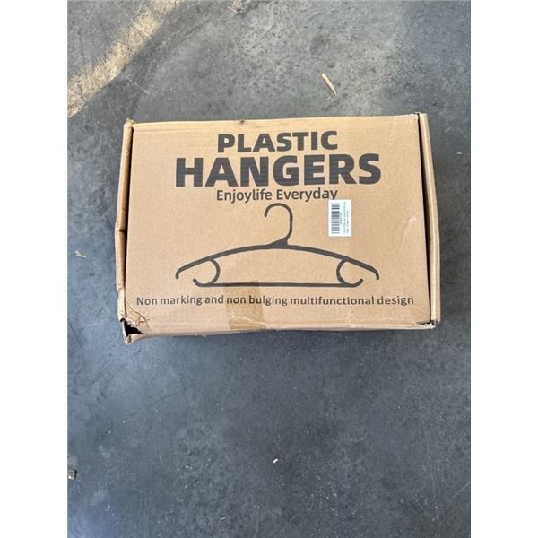 NEW 60 PACK OF EVERYDAY STANDARD HANGERS