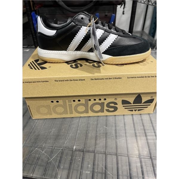 NEW PAIR OF ADIDAS SAMBA MN UNISEX SIZE US 4