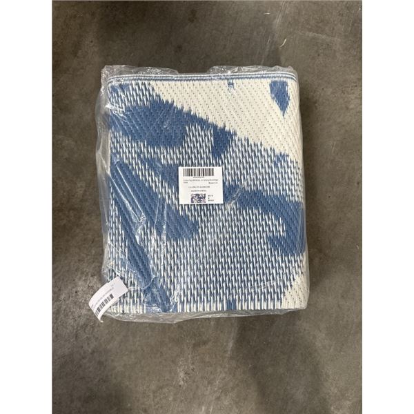 NEW 5X8FT BLUE AND BEIGE REVERSIBLE WATERPROOF OUTDOOR / CAMPING / PICNIC CARPET IN ZIPPERED BAG WIT