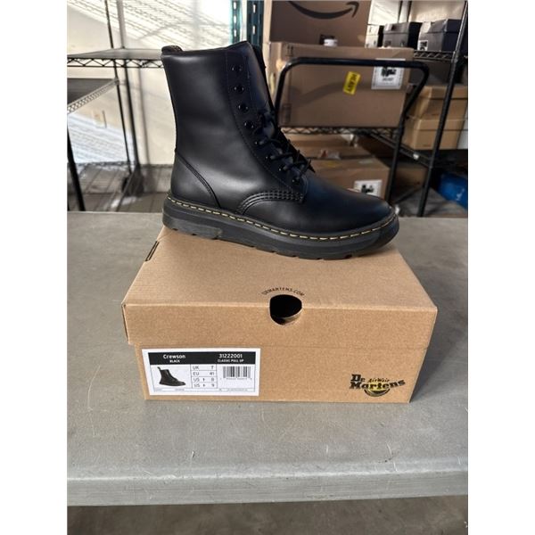 NEW PAIR OF DR. MARTENS AIR WAIR CREWSON BLACK CLASSIC PULL UP  SIZE US MENS 8, LADIES 9